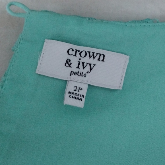 NWOT Crown and Ivy Retro/Mod Looking Lace Overlay. Size 2P - Picture 11 of 11